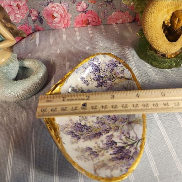 DECOUPAGE CLAM SHELL LAVENDER CLAM TRINKET DISH - Picture 8 of 9